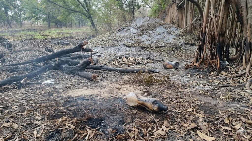जगदलपुर: बंद पड़ी फैक्ट्री आग उगल रही है, बच्चे झुलसकर घायल; प्रशासन मौन